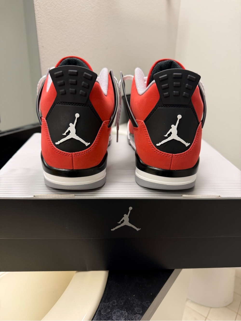 Jordan 4 Retro ‘ Toro Bravo’ 2026 Men’s Size 12 - Picture 8 of 14